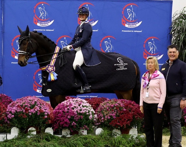 Ava Noone’s enormous “teddy bear”, Gucci, overcame two abscesses before Finals to head up the Intermediate I Junior/YR Championship :: Photo © Sue Stickle