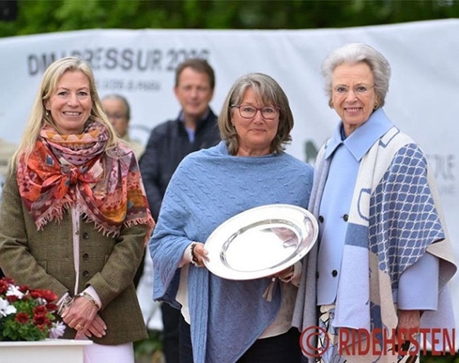 Nicole Siesbye Suhr, who represented the Hartel/Siesbye family, Kimi Nielsen and HRH Princess Benedikte :: Photo © Ridehesten